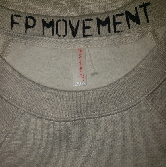 NWOT FP Movement Cropped Crewneck - Picture 4 of 4